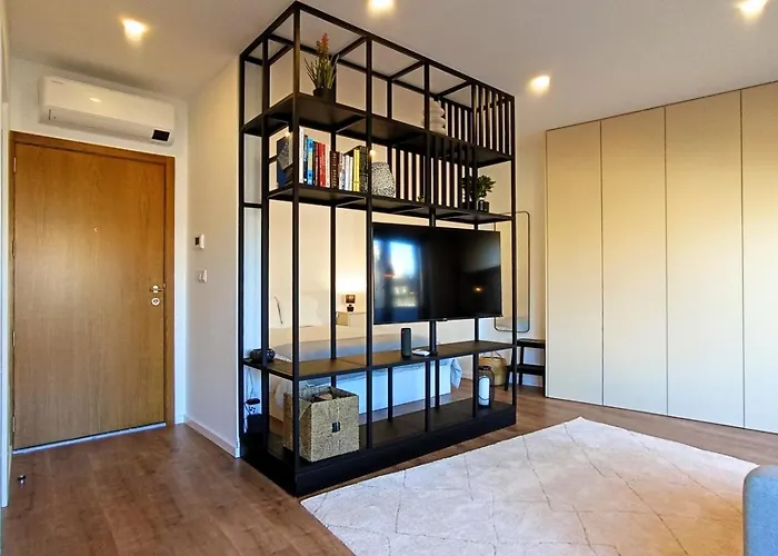 Chomes Pt - Comfort, Compact, Convenience *